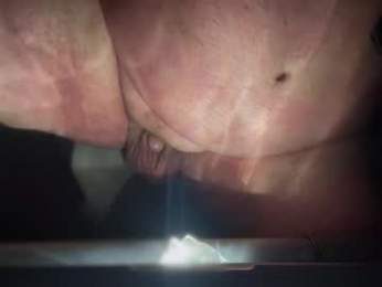 squeaks724 webcam model stream image