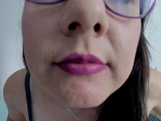 Amira Helt webcam model stream image