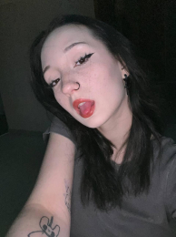 HildCornett webcam model stream image