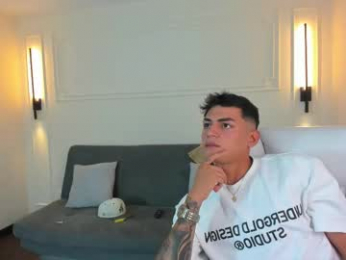 paradise_boy_s webcam model stream image