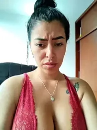 Luianna webcam model stream image