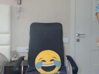aniutkamau webcam model stream image