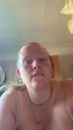 LubeyLou webcam model stream image