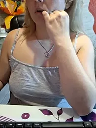 oSensii webcam stripchat model stream image