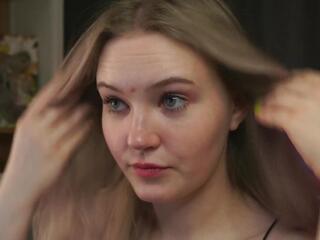 Audrey Cowee webcam model stream image