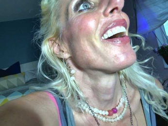 mylfGlama webcam model stream image