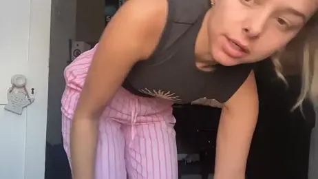 KayleeBella webcam stripchat model stream image