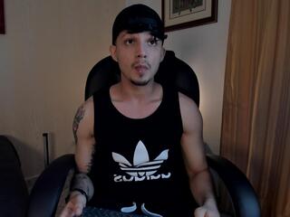 Williams Launther webcam model stream image
