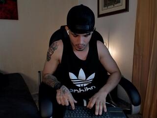 Williams Launther webcam model stream image