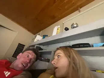 MDeez11 webcam model stream image