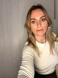 Milla__one webcam model stream image