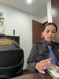 Emily-7_ webcam model stream image