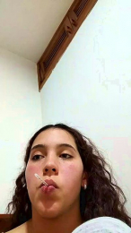 Bluvie444 webcam model stream image