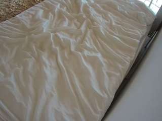 voyeurcam-julmodels-whitebed-1 webcam model stream image