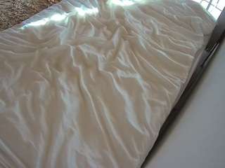 voyeurcam-julmodels-whitebed-1 webcam model stream image