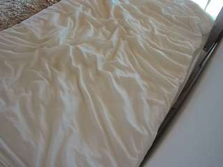 voyeurcam-julmodels-whitebed-1 webcam camsoda model stream image
