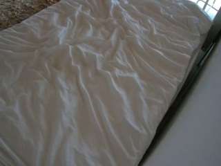 voyeurcam-julmodels-whitebed-1 webcam model stream image