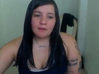 jullymessyy webcam model stream image