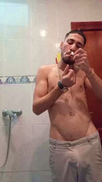 Pollon2jjj52 webcam cam4 model stream image