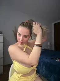 Alirawrz webcam model stream image