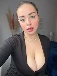 Alirawrz webcam model stream image