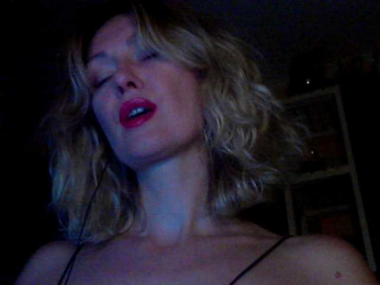 blue_Flame webcam model stream image
