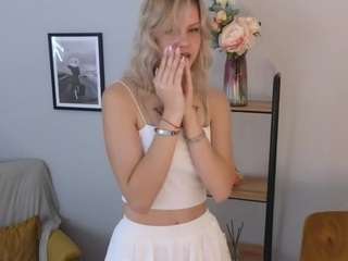 clara-reedfield webcam model stream image