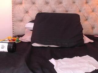Lady Small webcam model stream image