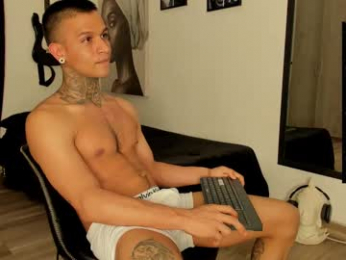 ethan_devis7 webcam model stream image