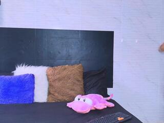 Canela Candy webcam model stream image