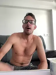 julian333 webcam model stream image