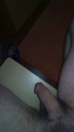 Aple82 webcam model stream image