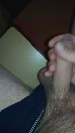 Aple82 webcam model stream image