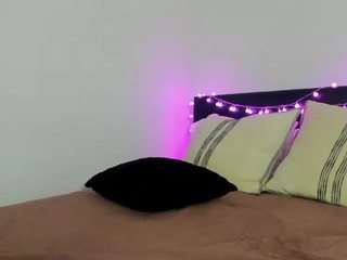 babielynn webcam model stream image