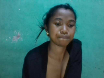 Yaellah webcam bongacams model stream image