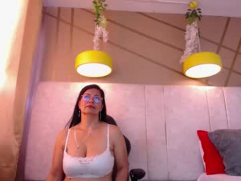 ana_maturee_ webcam model stream image