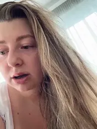 curvyflawless webcam stripchat model stream image