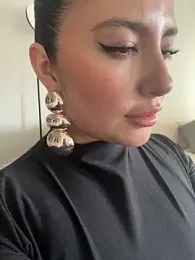 sukhakunis1 webcam stripchat model stream image