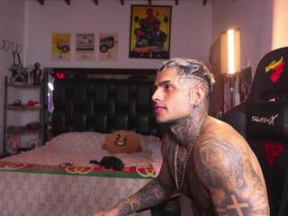 Logan Hugh webcam preview