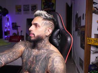 Logan Hugh webcam model stream image
