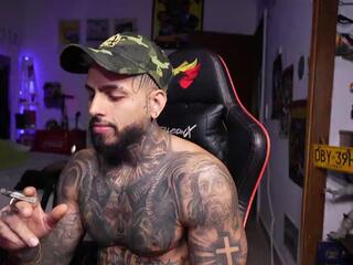 Logan Hugh webcam model stream image
