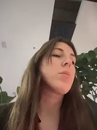 MommmyYummy webcam model stream image