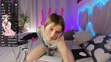 MiraVelle webcam stripchat model stream image