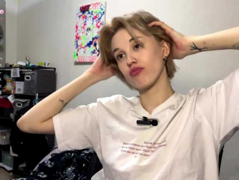 DeloiseChuta webcam model stream image