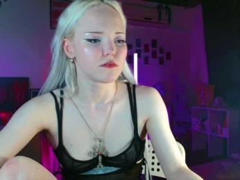 EvianLui webcam model stream image