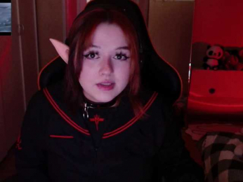 LylyBearrr webcam bongacams model stream image