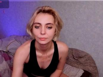 BlondIce webcam model stream image