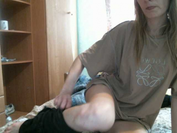 Carolly_ webcam model stream image