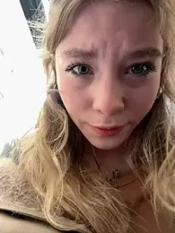 Mimiumuy webcam model stream image