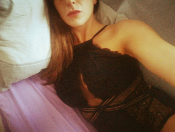 Lullina1 webcam model stream image